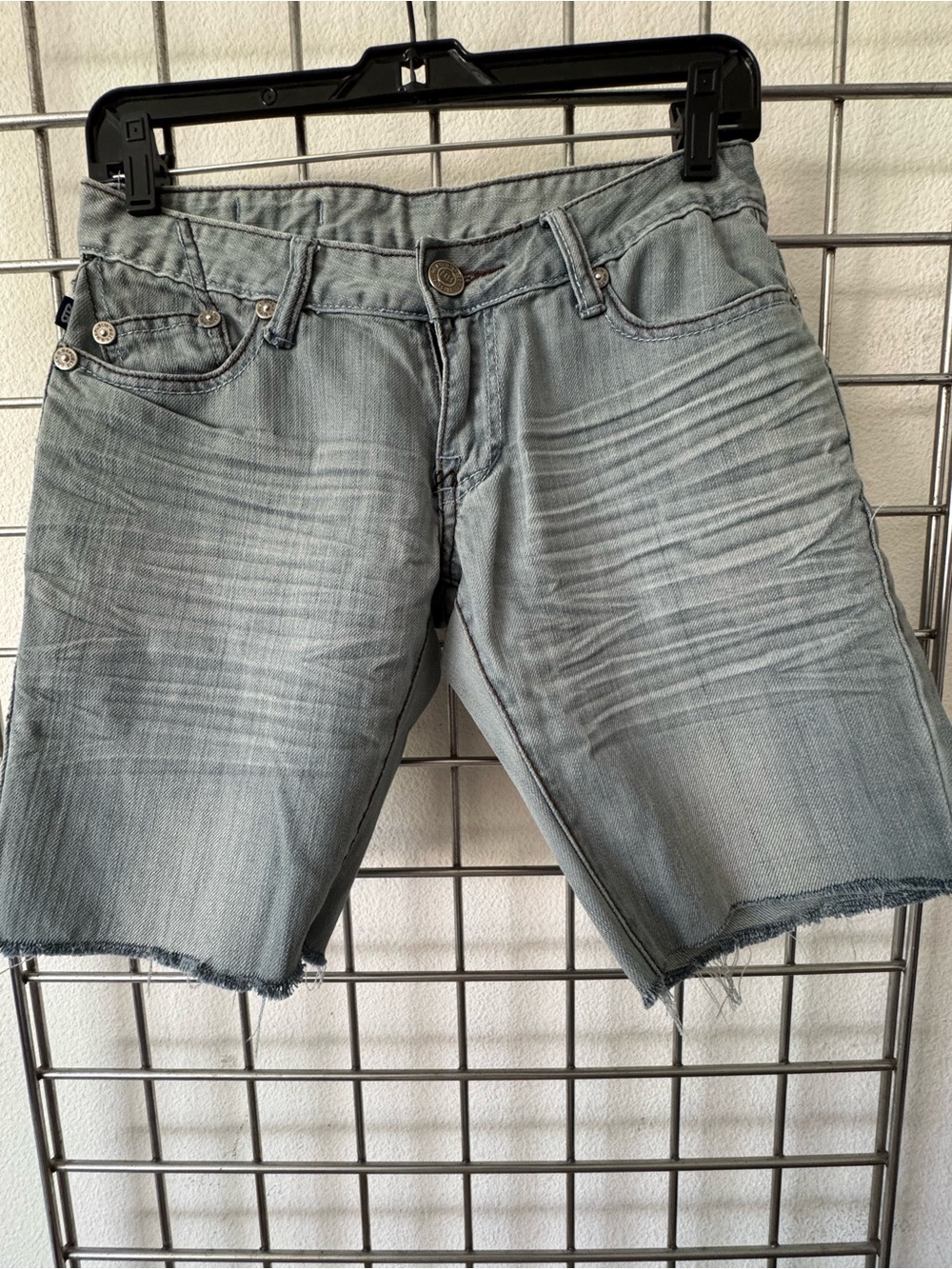ROCK & REVIVAL Women’s Light Wash Cutoff Denim Shorts